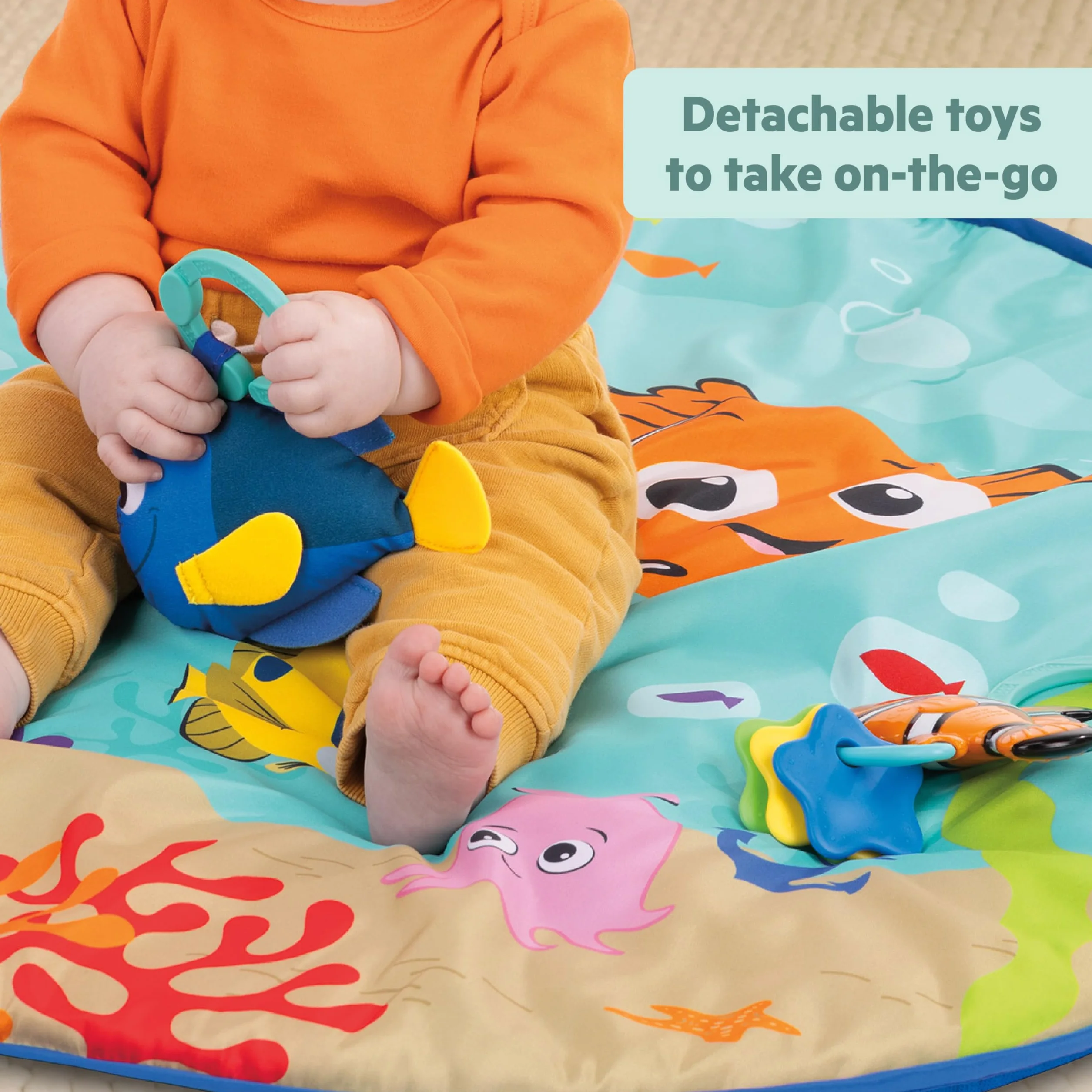 Bright Starts Disney Baby Tapis d’Eveil le Monde de Némo Mr. Ray Ocean Lights, Lumières et Mélodies, Marionnette à Doigts Dory