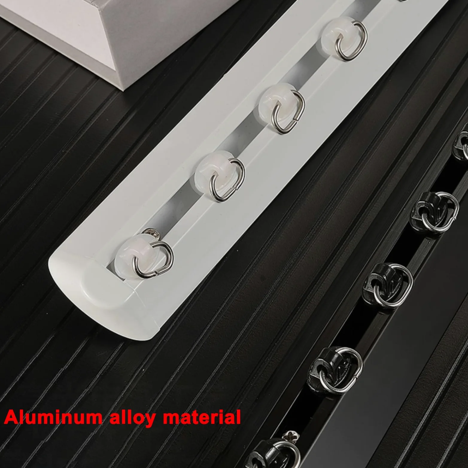 Tringle à Rideaux Ultra-Mince pour Plafond, Connecteurs d'angle, Rail De Rideau pour Séparation De Pièces, Tringle à Rideaux en Aluminium en Forme De V, Livré avec(Size:2.2M,Color:Blanc)