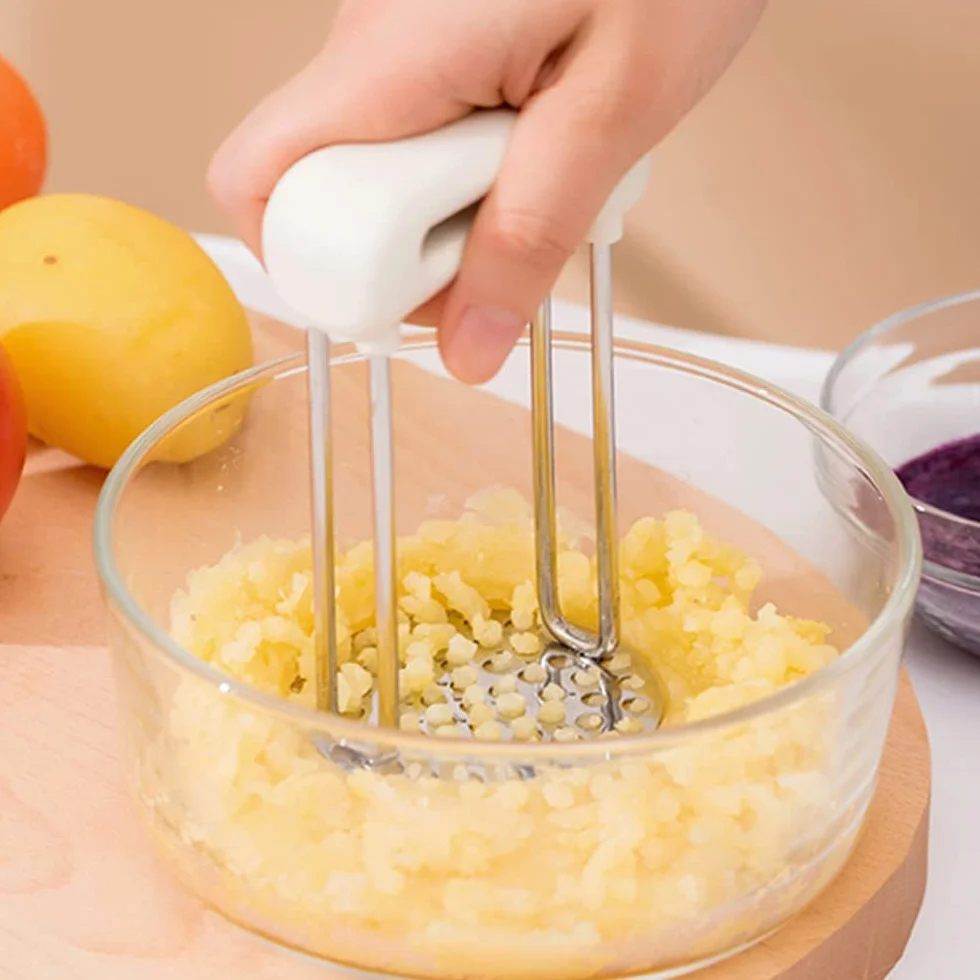 Potato Masher en acier inoxydable avec poignée PP, ustensile de masher alimentaire manuel, nettoyage vaisselle (WHITE)
