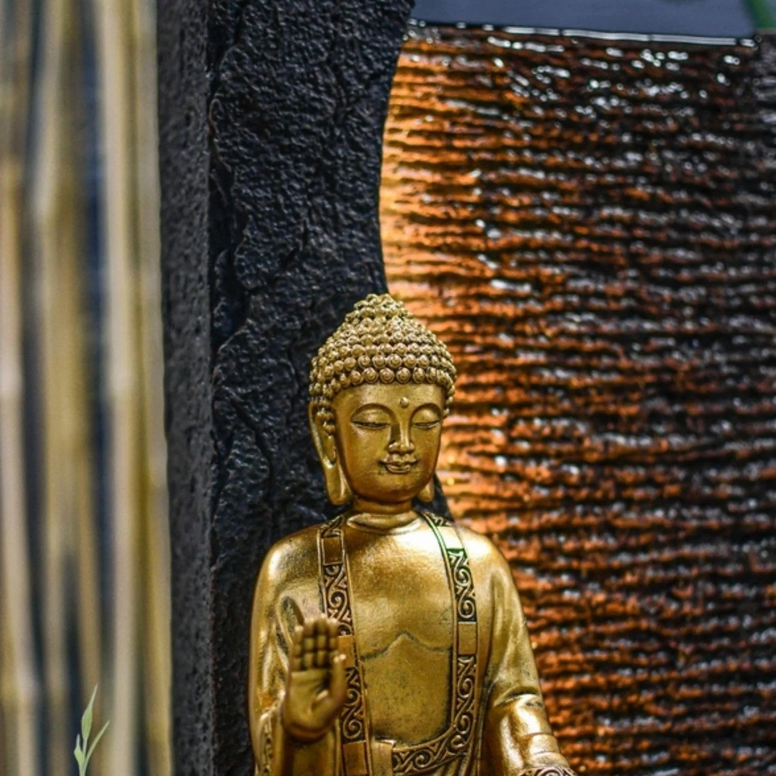Fontaine d'Intérieur Bouddha Zen'Light Jati H 40cm avec Bandeau LED Jaune et Pompe Silencieuse