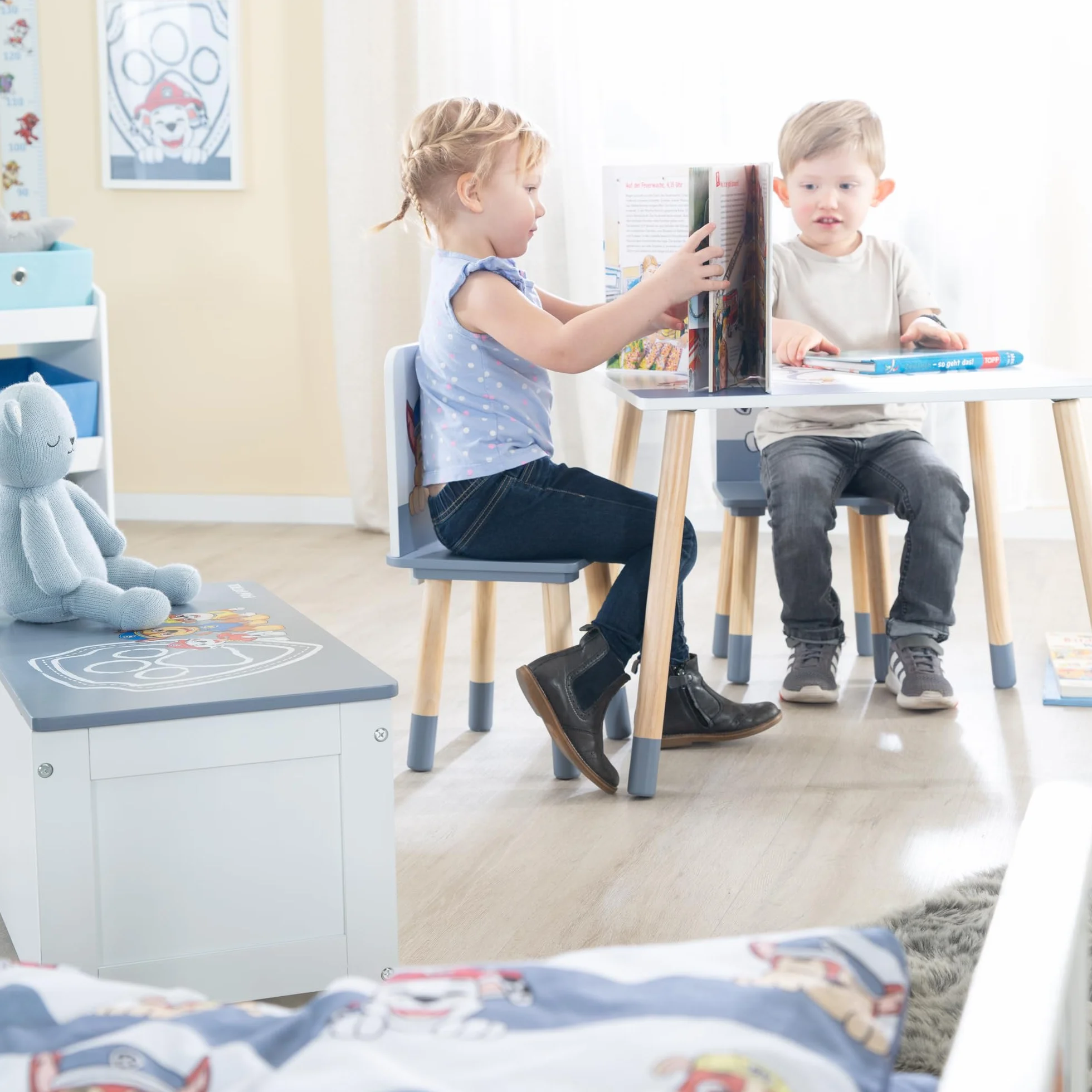 Lit Montessori Paw Patrol roba 70 x 140 cm avec Barrières de Sécurité pour Enfant Jusqu'à 7 Ans + Sommier et Linge de Lit Blanc/Motif Chiens