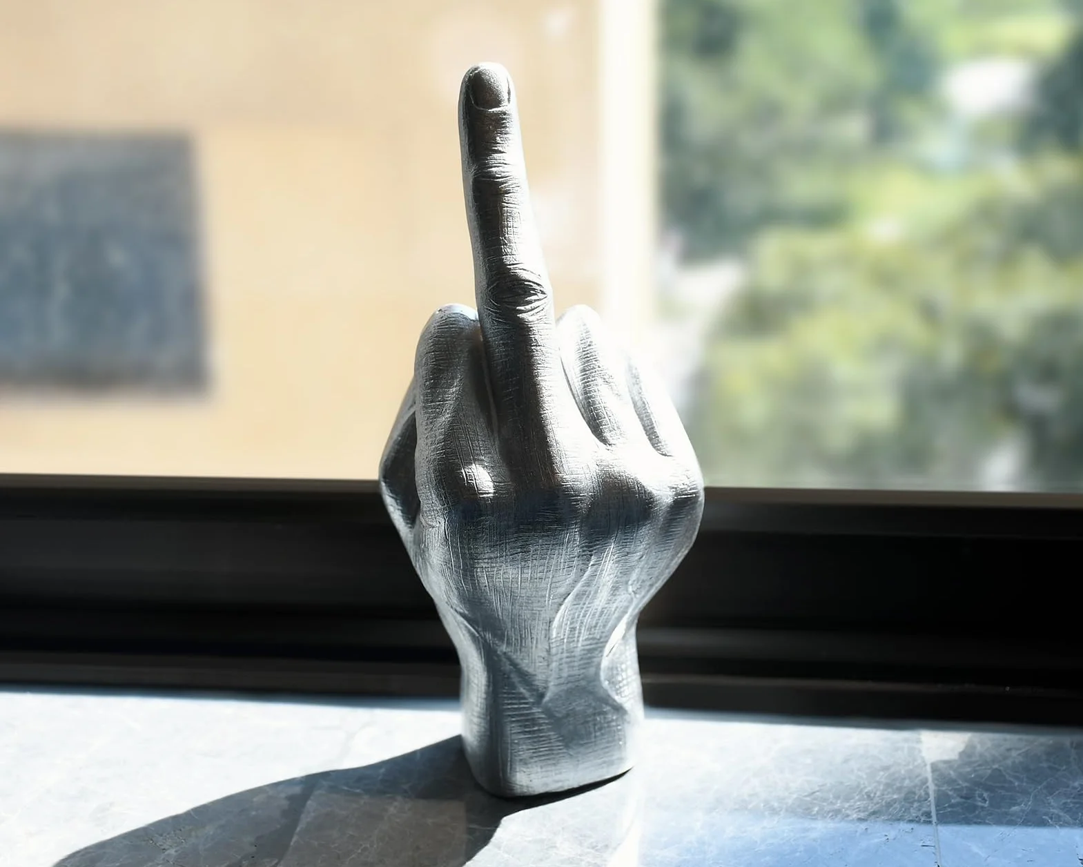 Statue de Doigt d'honneur 20 cm Résine Décoration Bureau Cadeau Amusant