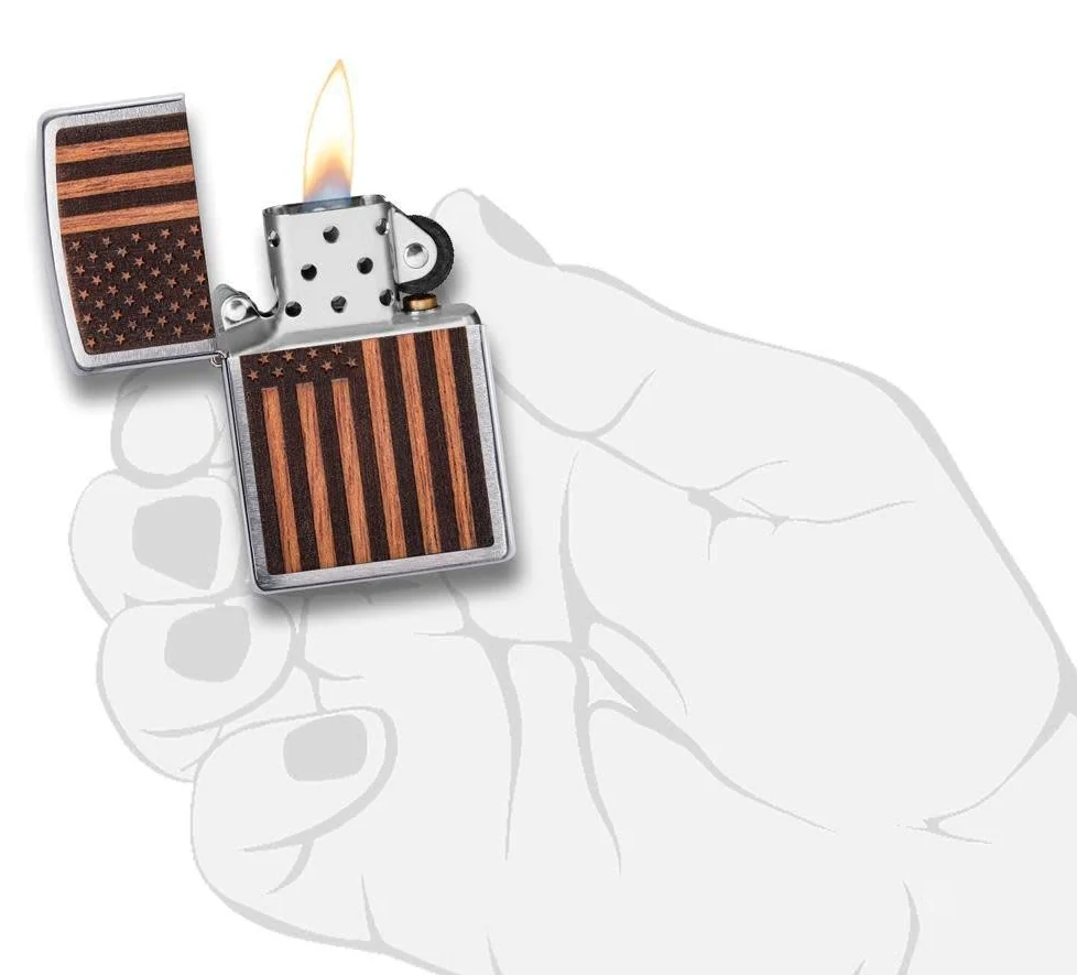 Zippo Briquet tempête – Drapeau américain Woodchuck, Chrome brossé, emblème en Acajou – Rechargeable – Réutilisable – Design Coupe-Vent – Boîte Cadeau – Fabriqué aux États-Unis