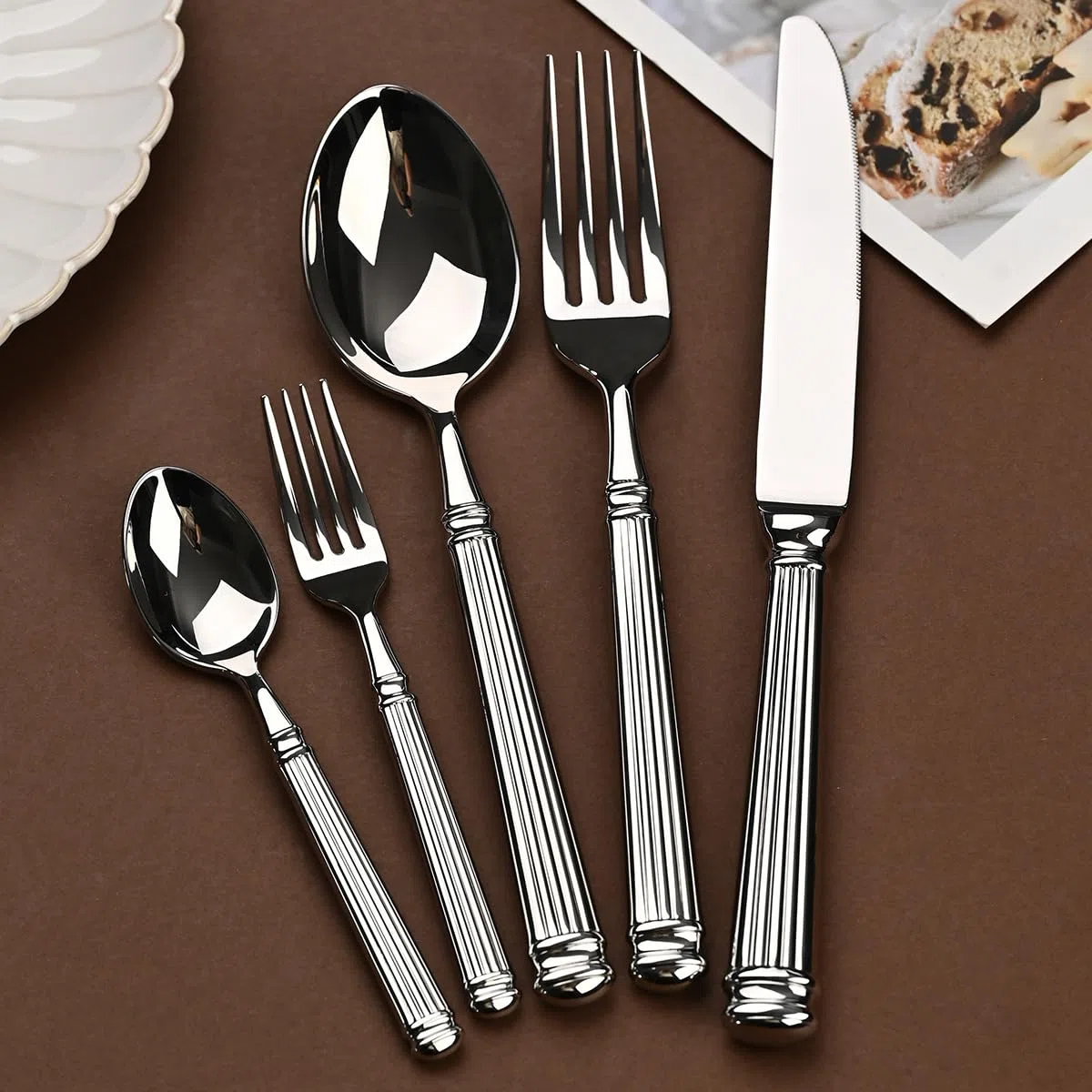 Lot de 8 et 40 couverts en argenterie 5/20/30/40 pièces en acier inoxydable 304 forgé avec savoir-faire artisanal pour la maison, le restaurant, les couverts à steak, couteaux, fourchettes et argent