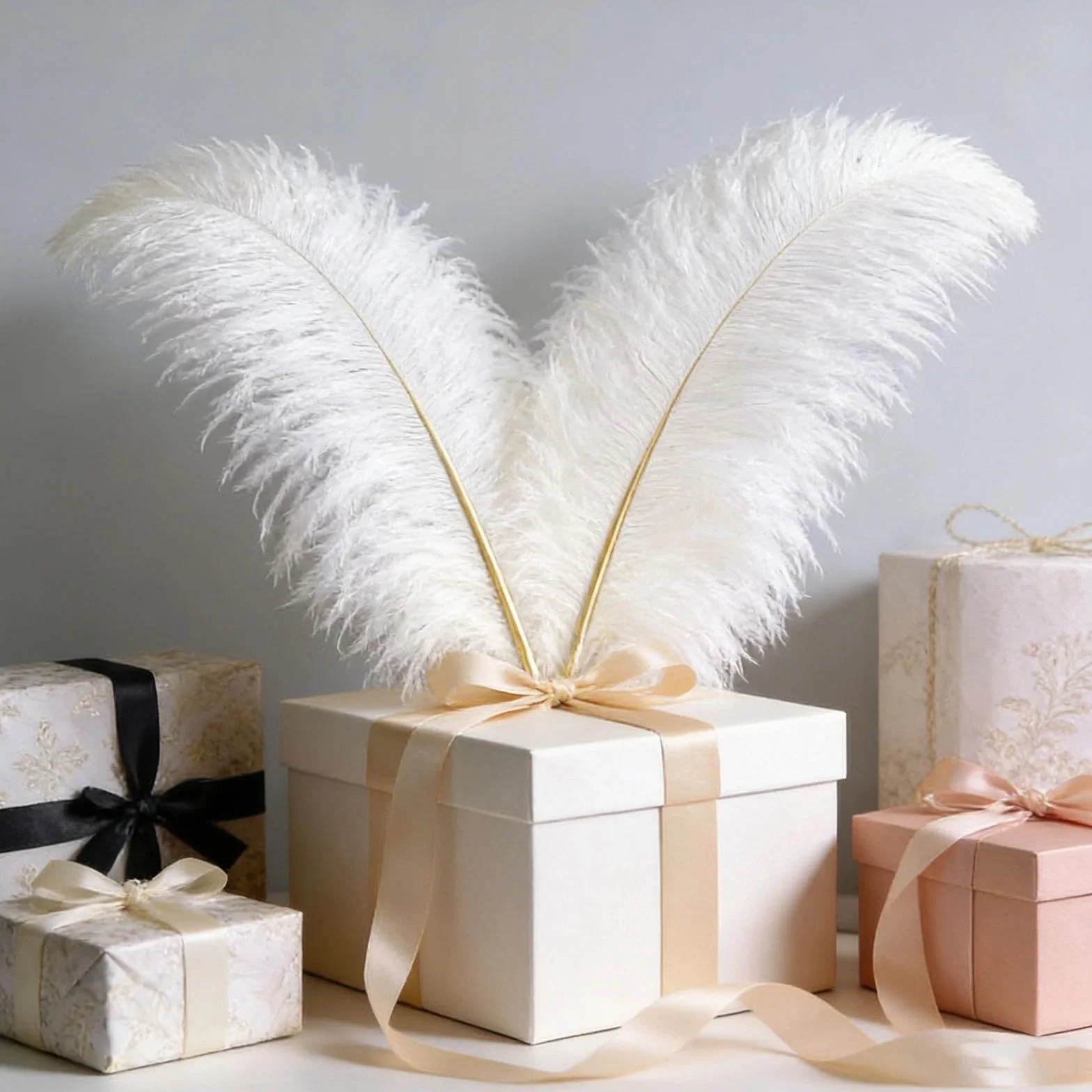 Grandes Plumes d'Autruche Blanches Naturelles 25-30 cm Lot de 20 pour Mariage Décoration