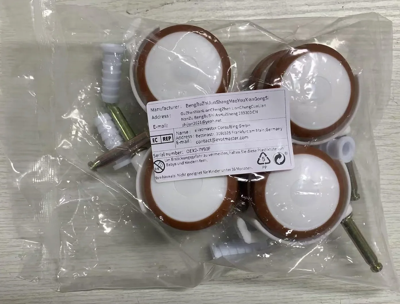 Lot de 4 roulettes de meubles silencieuses en caoutchouc pivotantes avec freins