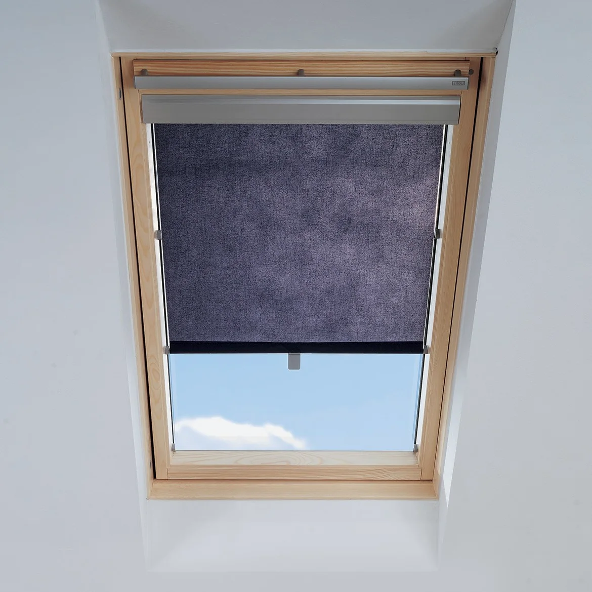 Itzala Store Enrouleur pour VELUX, MK04|MK06|MK08|M04|M06|M08, Bleu Foncé | Tamisage de la lumière, trois positions différentes