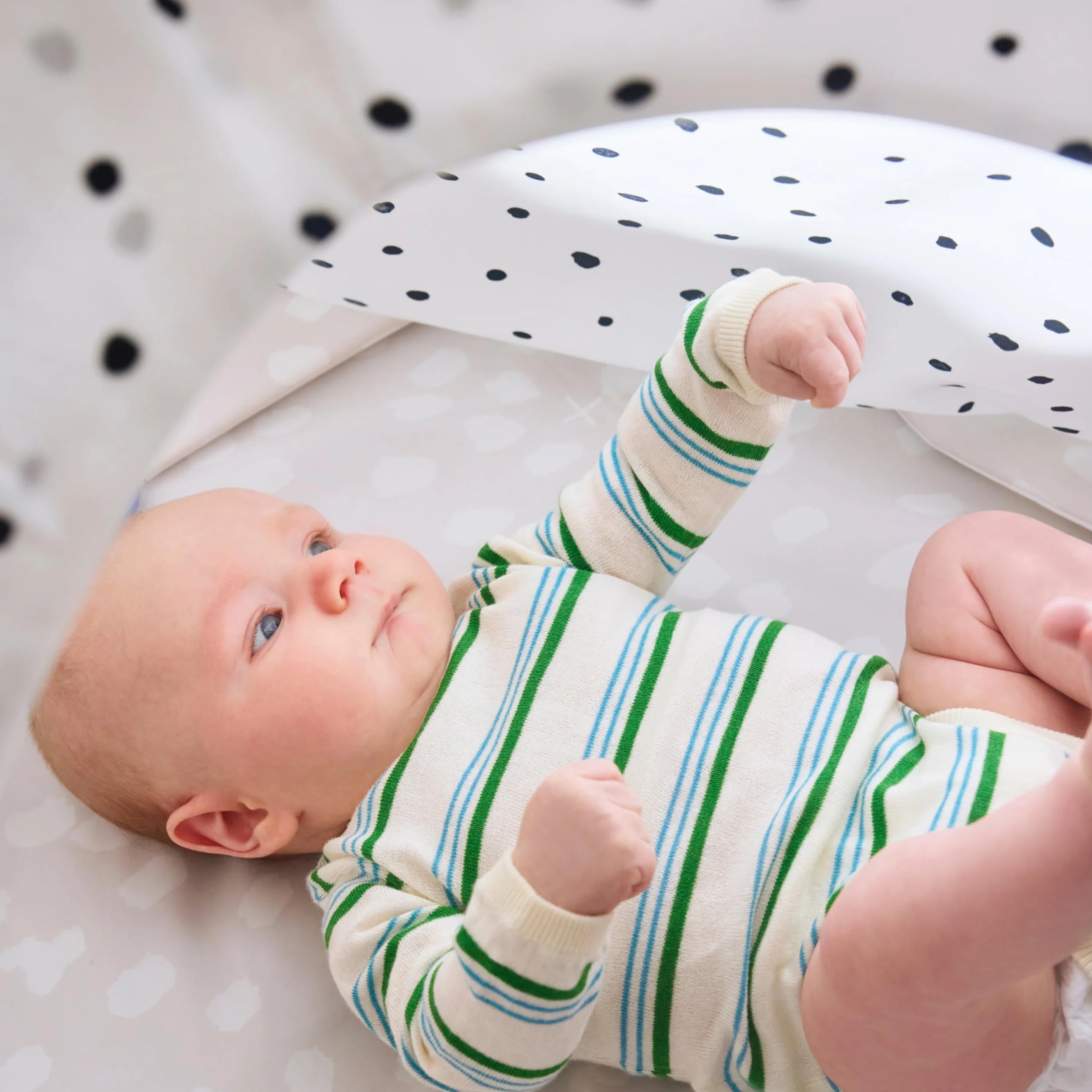Lovevery Tapis d'Éveil Bébé avec Arche de Jeu en Bois, 5 Zones, Développement l'enfant, Dès la Naissance