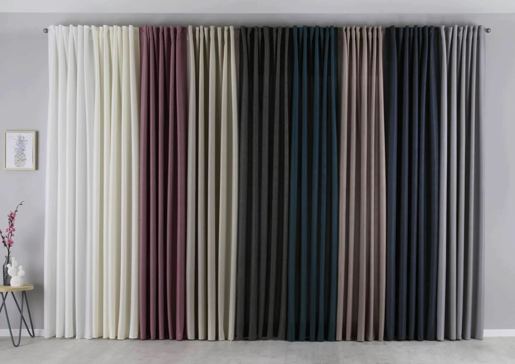 Gardinenbox 2019037-2 Cationic « JENA » Lot de 2 Rideaux Opaques Aspect Lin chiné avec embrasses H x l 250 x 300 cm