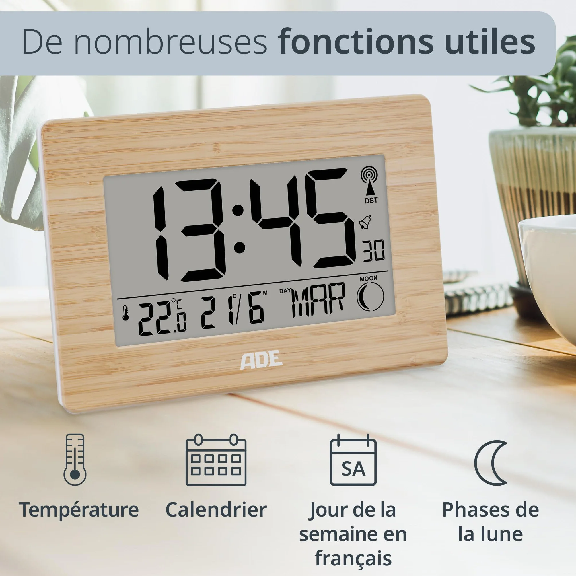 ADE Horloge Radio pilotée numérique Chiffres XXL Affichage température Design Moderne silencieuse Cadre Bois Bambou
