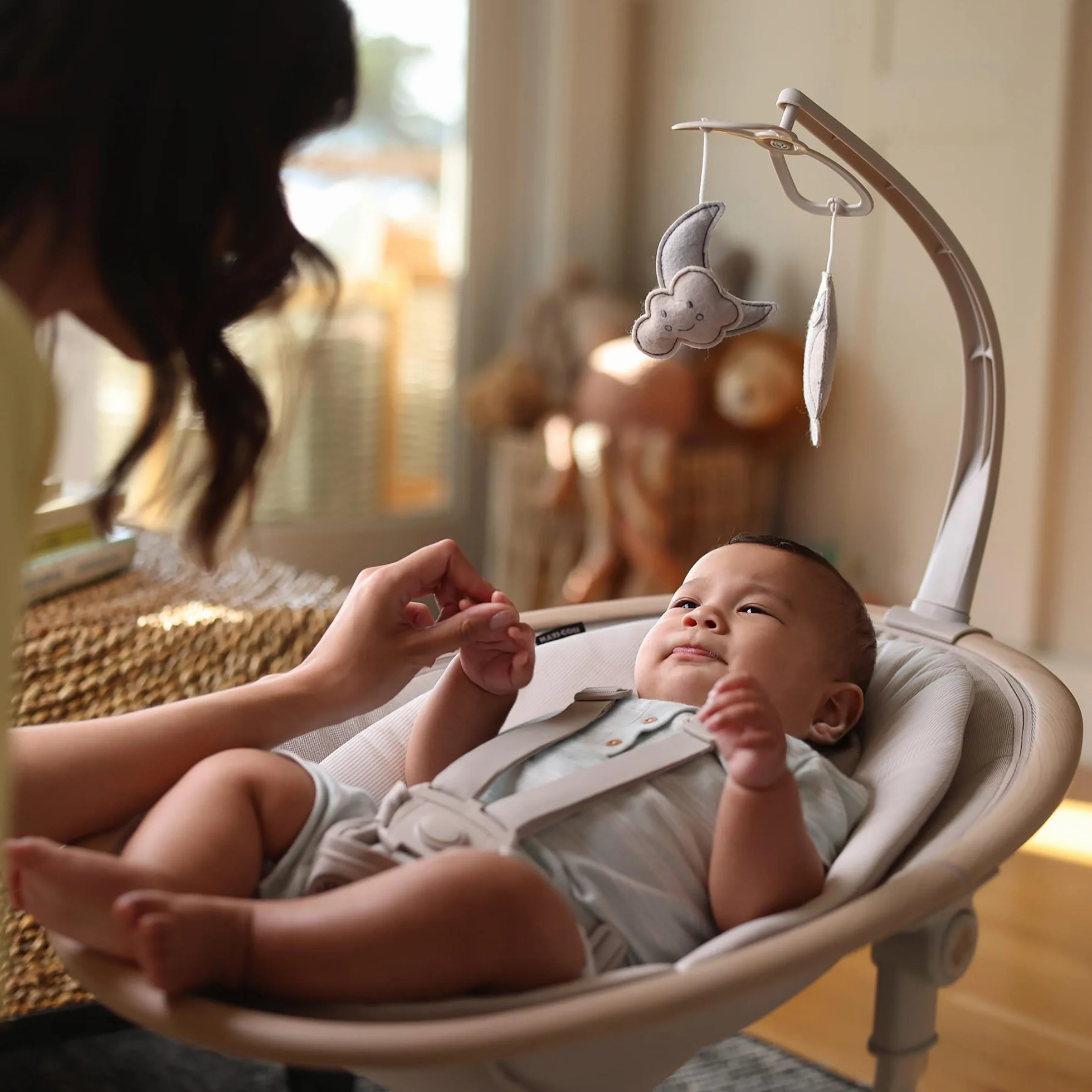 Maxi-Cosi Cassia balancelle bébé électrique 0-6 mois 9 kg rotation 360° 5 vitesses balancement Classic Beige