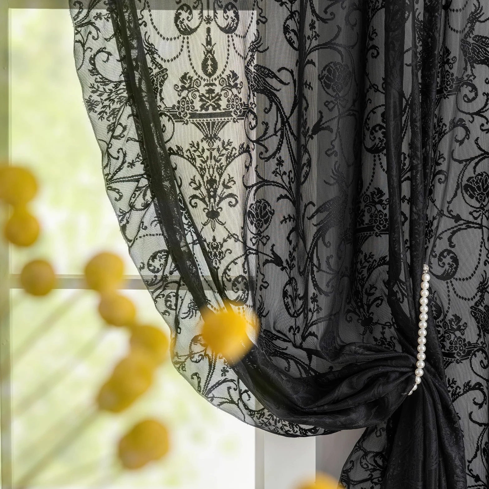 Tudeco Lot de 2 rideaux transparents noirs en dentelle à motif floral, avec passe-tringle, gothiques fantaisie, mystiques Halloween, protègent la vie privée, pour chambre, 150 x 183 cm (l x L)