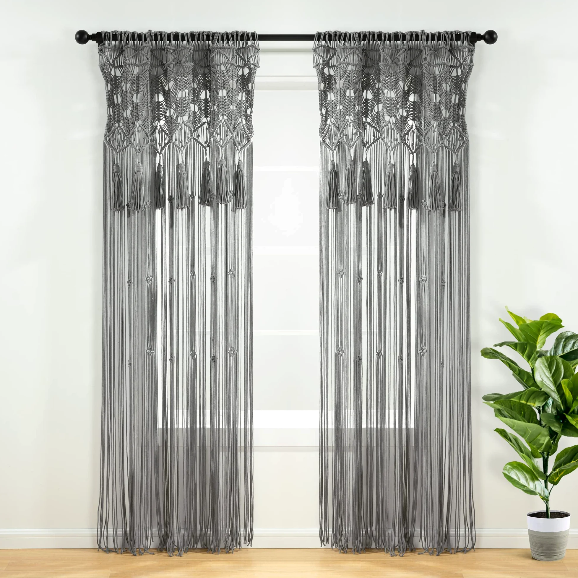 Lush Decor Rideau de fenêtre bohème en Coton macramé avec Pompons - Séparateur de pièce - Toile de Fond de Mariage - Décoration Murale - 213,4 cm (L) x 127 cm (l) - Gris