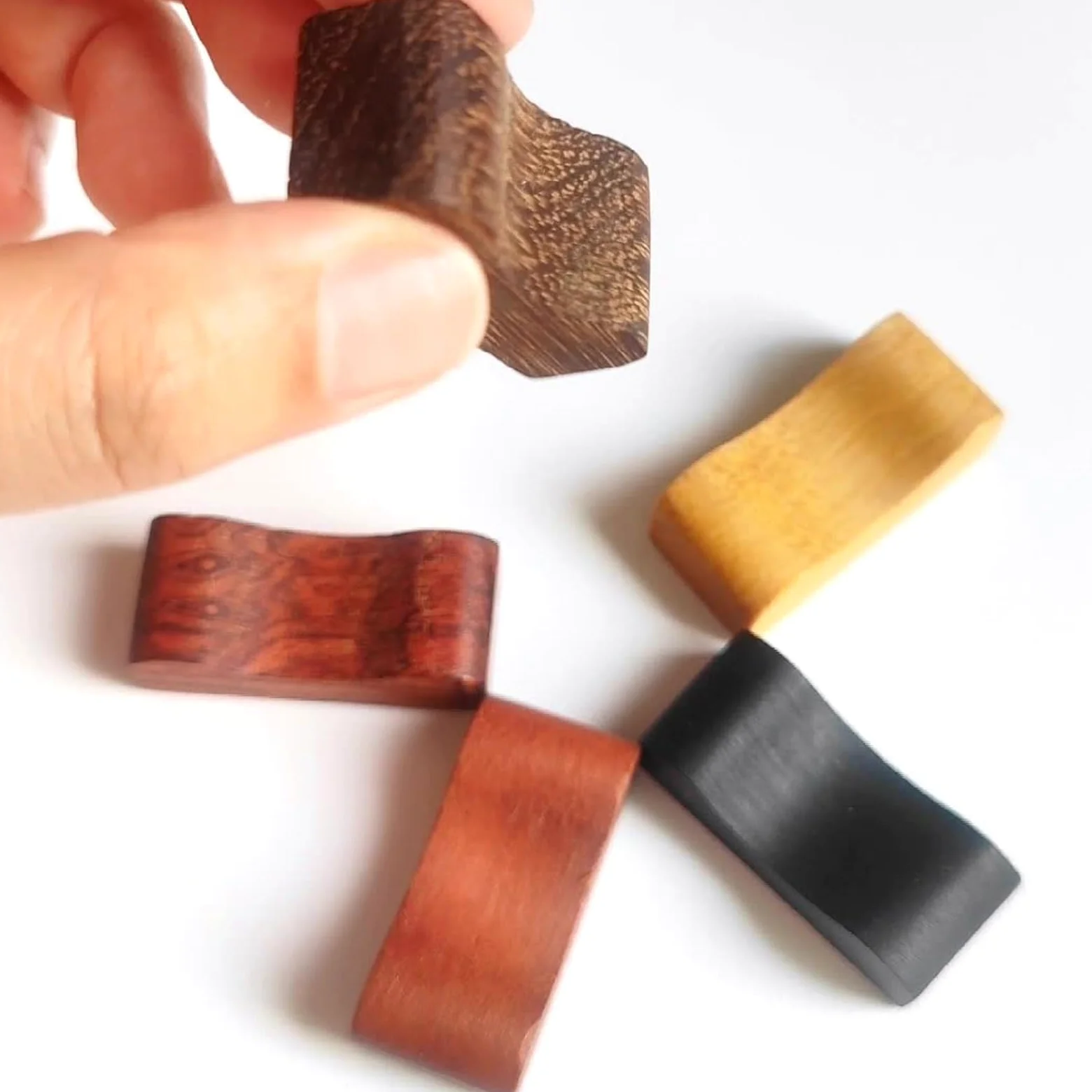 Repose-Baguettes en Bois, Support concave pour cuillères et fourchettes, idéal pour la Cuisine, Les fêtes et Autres Occasions. Facile à Nettoyer.