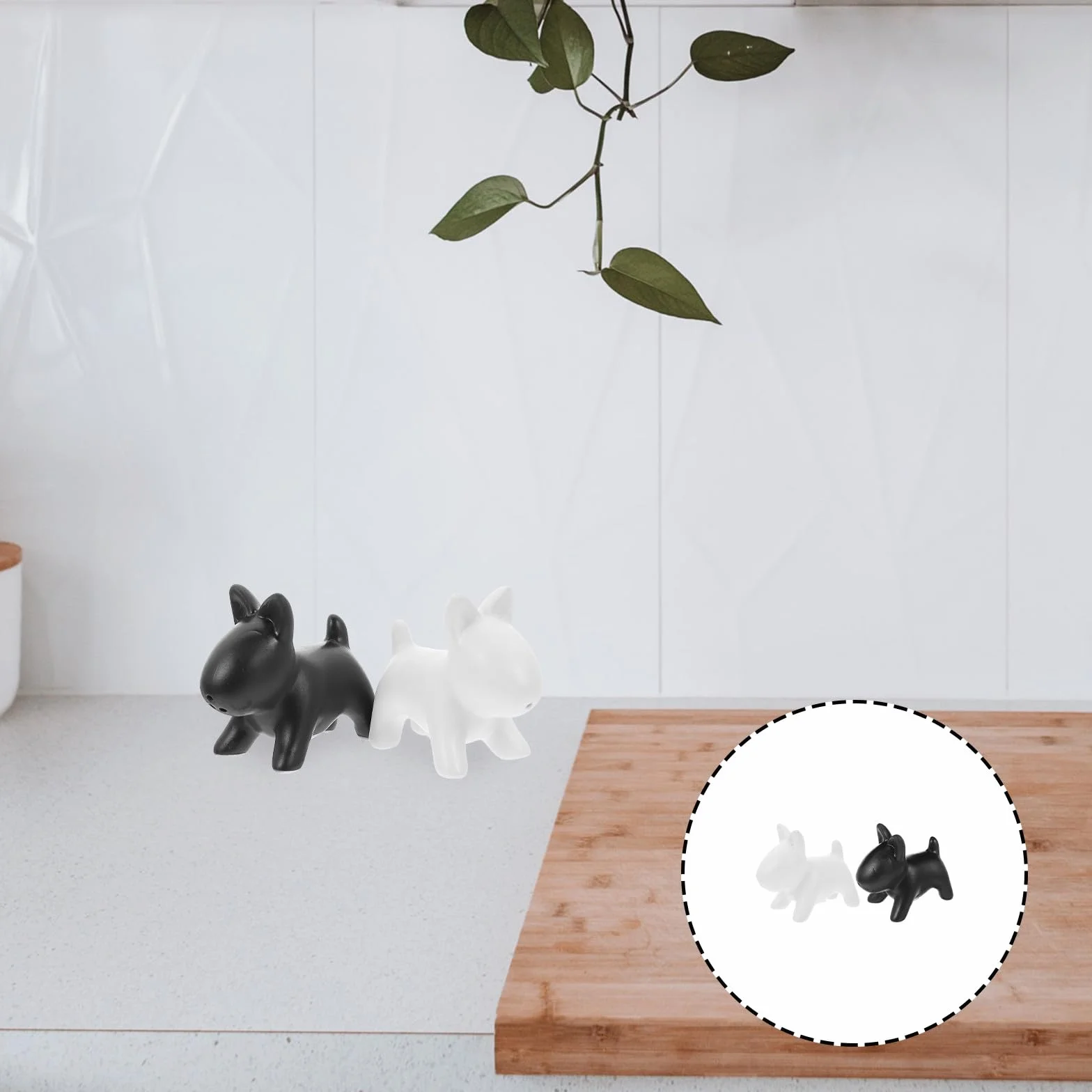 Lot de 2 Pots D'assaisonnement en Céramique Forme Chien Noir et Blanc, Salières et Poivrières Décoratives
