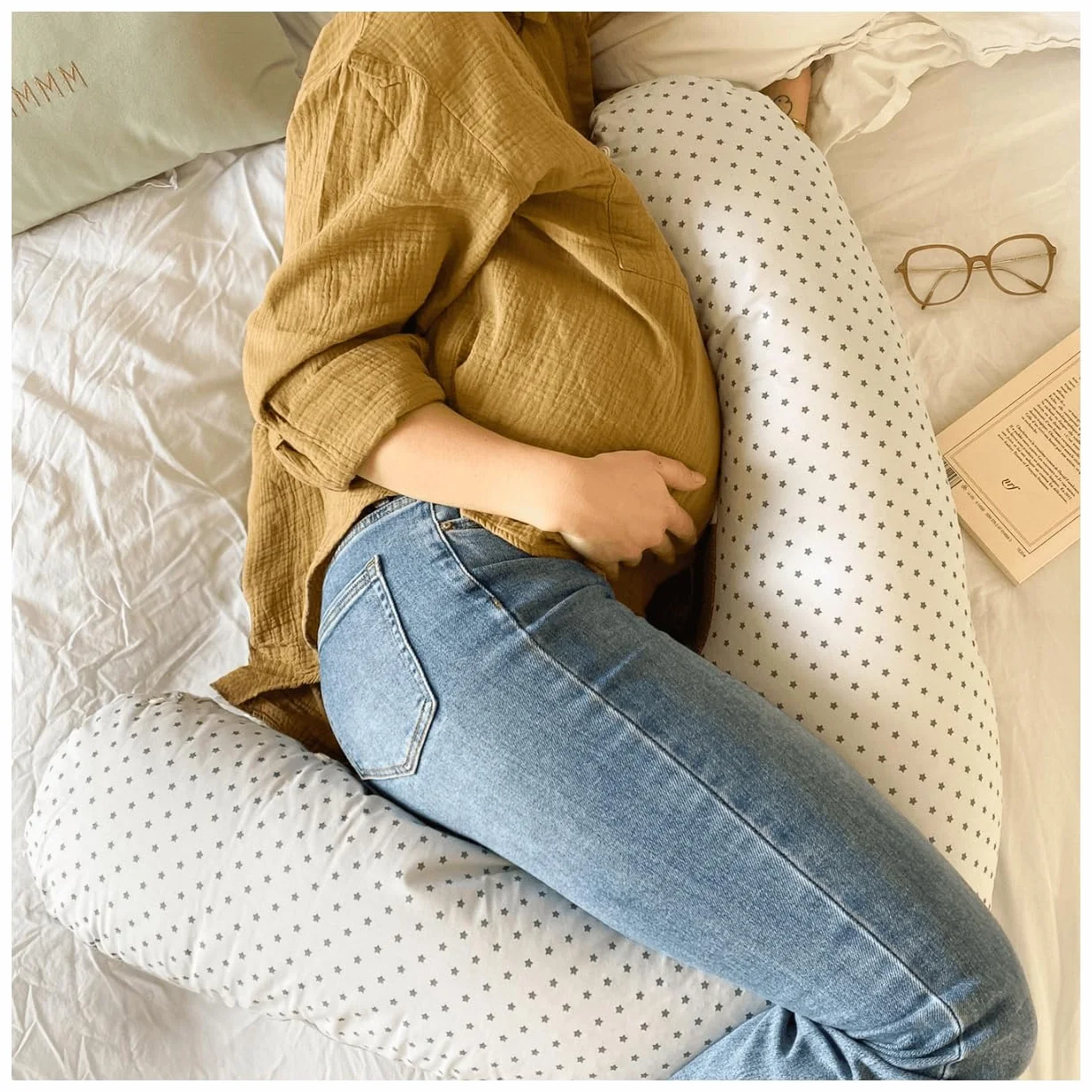 Coussin de maternité et d'allaitement éponge gris étoiles