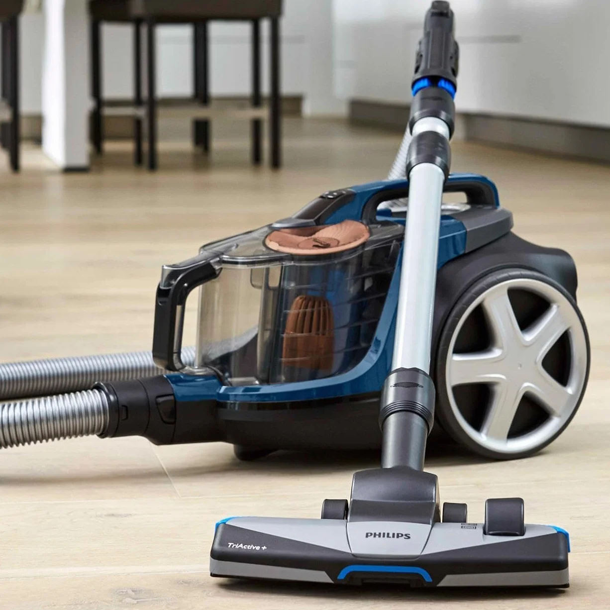 Philips Aspirateur sans Sac Série 7000 - 900W, HEPA 13, PowerCyclone8, Brosse Turbo Animaux, Compact, Bleu foncé