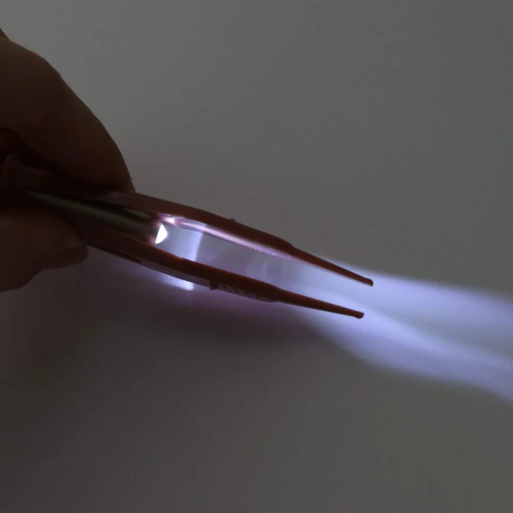 Pince à épiler de sécurité pour bébé Lampe de poche Nettoyage nez oreille nombril