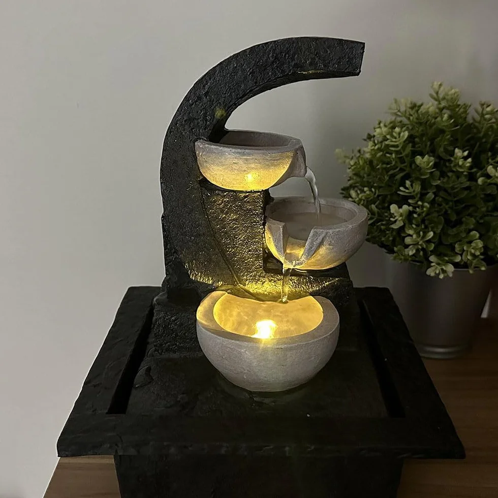 ARUM Lighting Fontaine d'Intérieur de Table Arkadia Cascade d'eau 3 Vasques Blanches Résine Éclairage LED Blanc Chaud Pompe Réglable H 26,5 cm