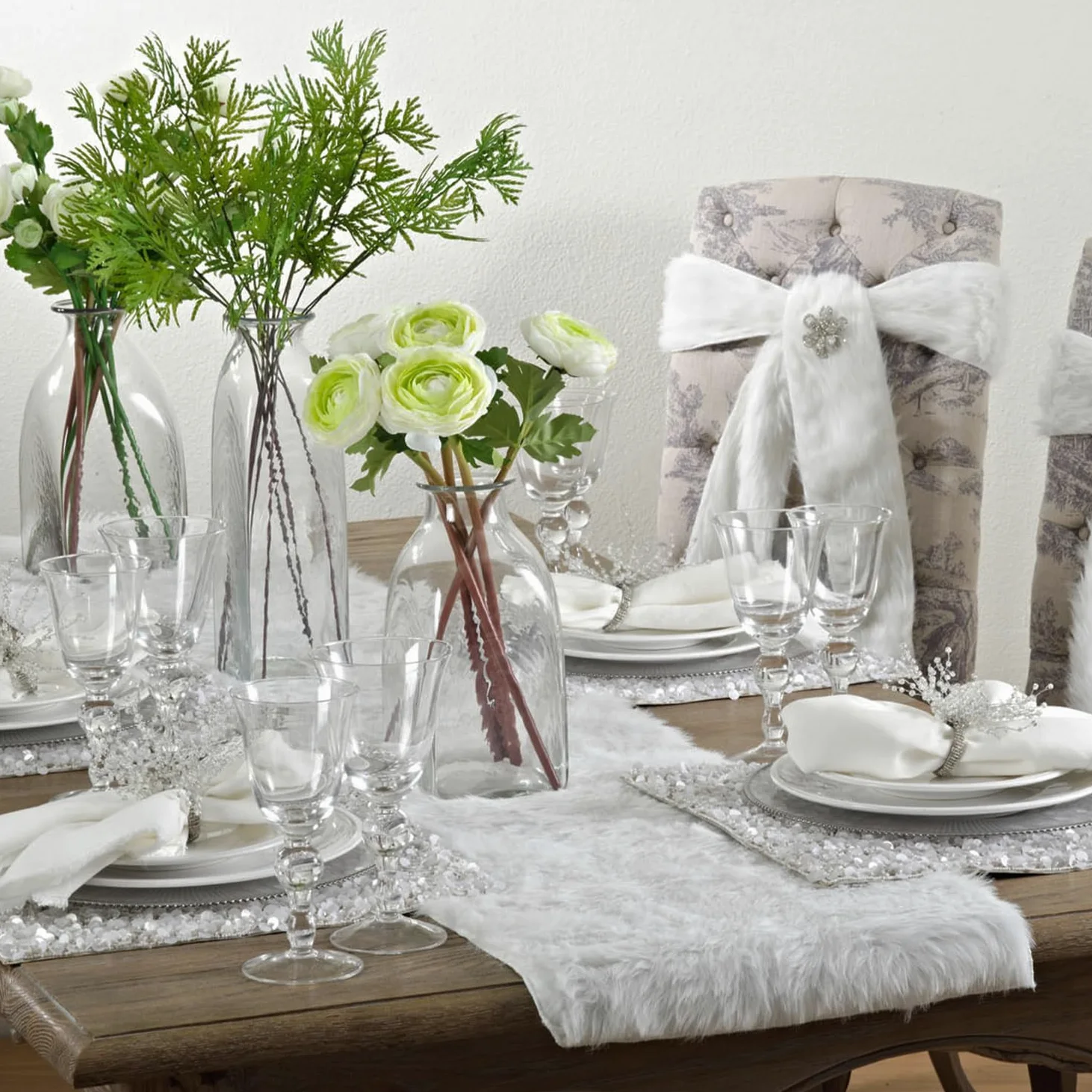 Saro Lifestyle Chemin de table en fausse fourrure, 38,1 x 274,3 cm, Blanc