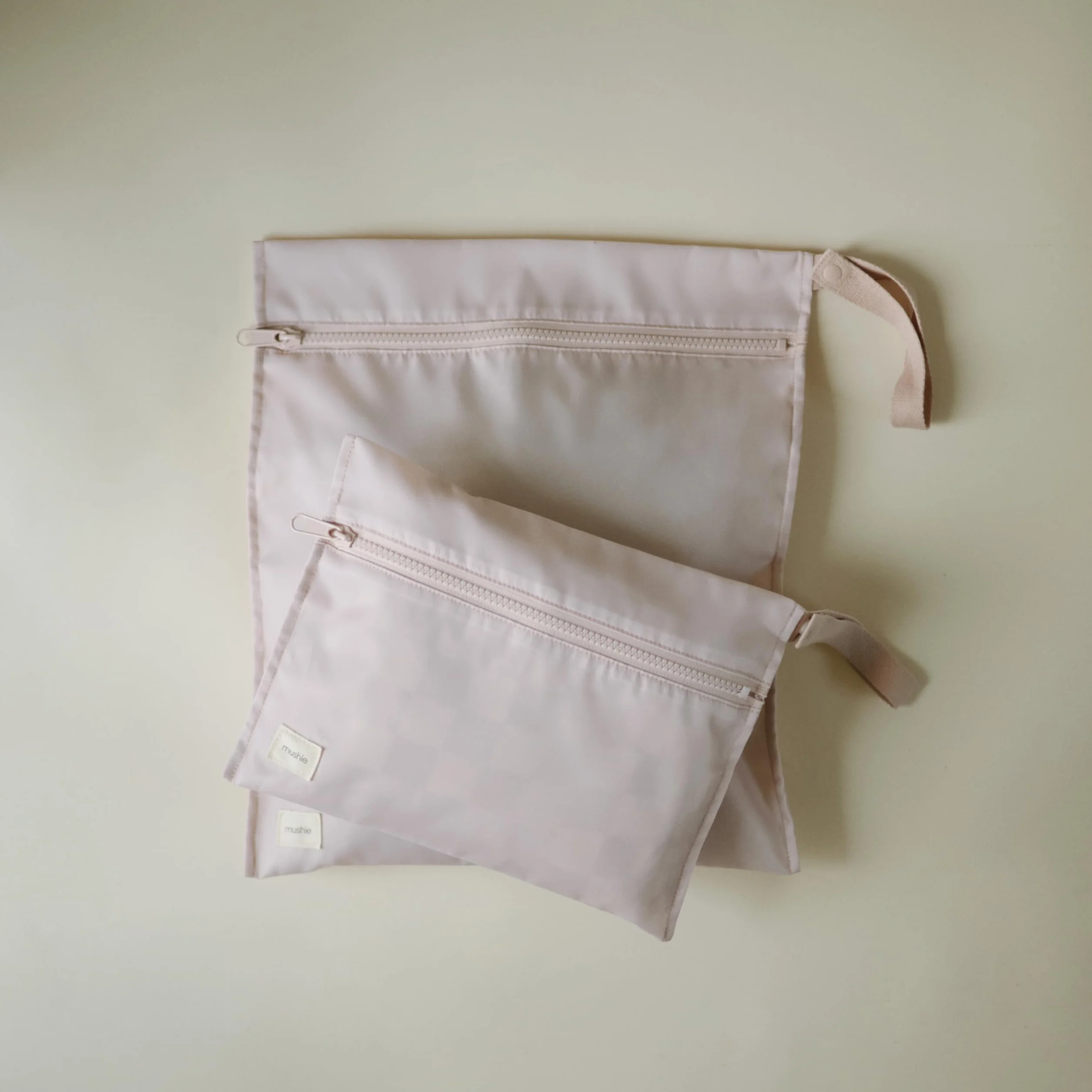 Mushie Wet Bag 2-Pack Sac Résistant à l'Eau pour Bébé - Polyester Lavable en Machine (Blush)