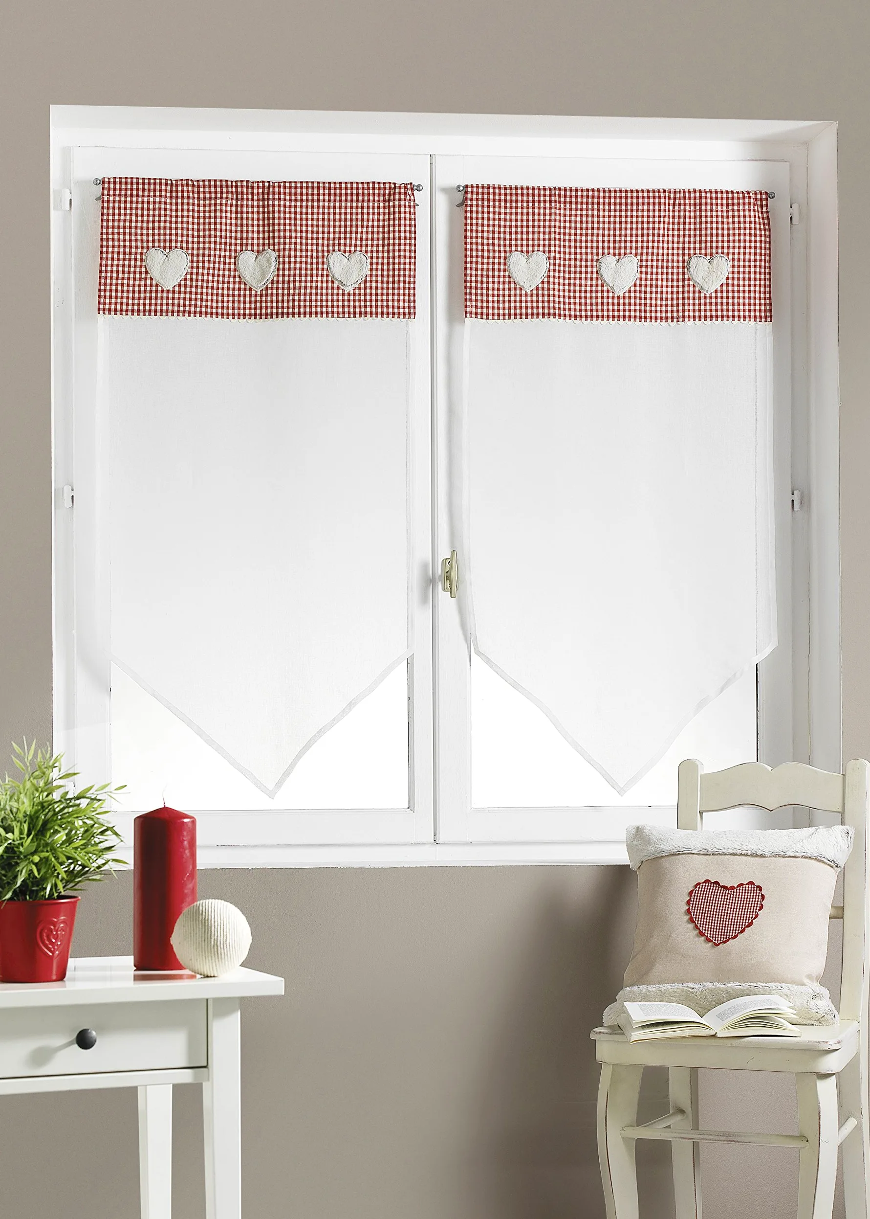 Home Maison - Paire de Petits Voilages en Étamine avec Parement Vichy - Polyester - Ourlet Passe Tringle - Appliques Cœur en Fausse Fourrure - Fenêtre Salon Chambre Cuisine - 60 x 160 cm - Blanc