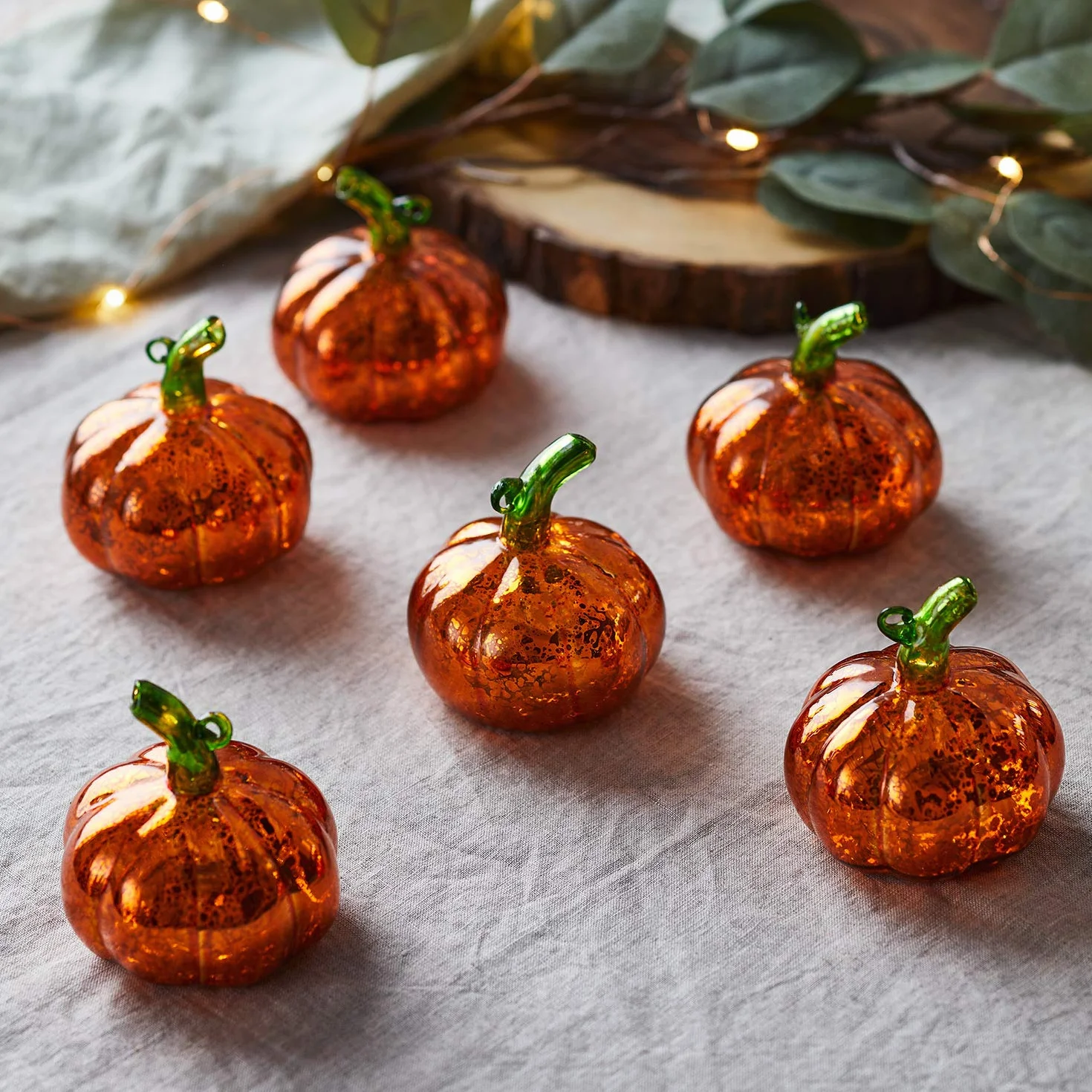 Lights4fun Lot de 6 Mini Citrouilles en Verre LED Blanc Chaud à Piles pour Intérieur