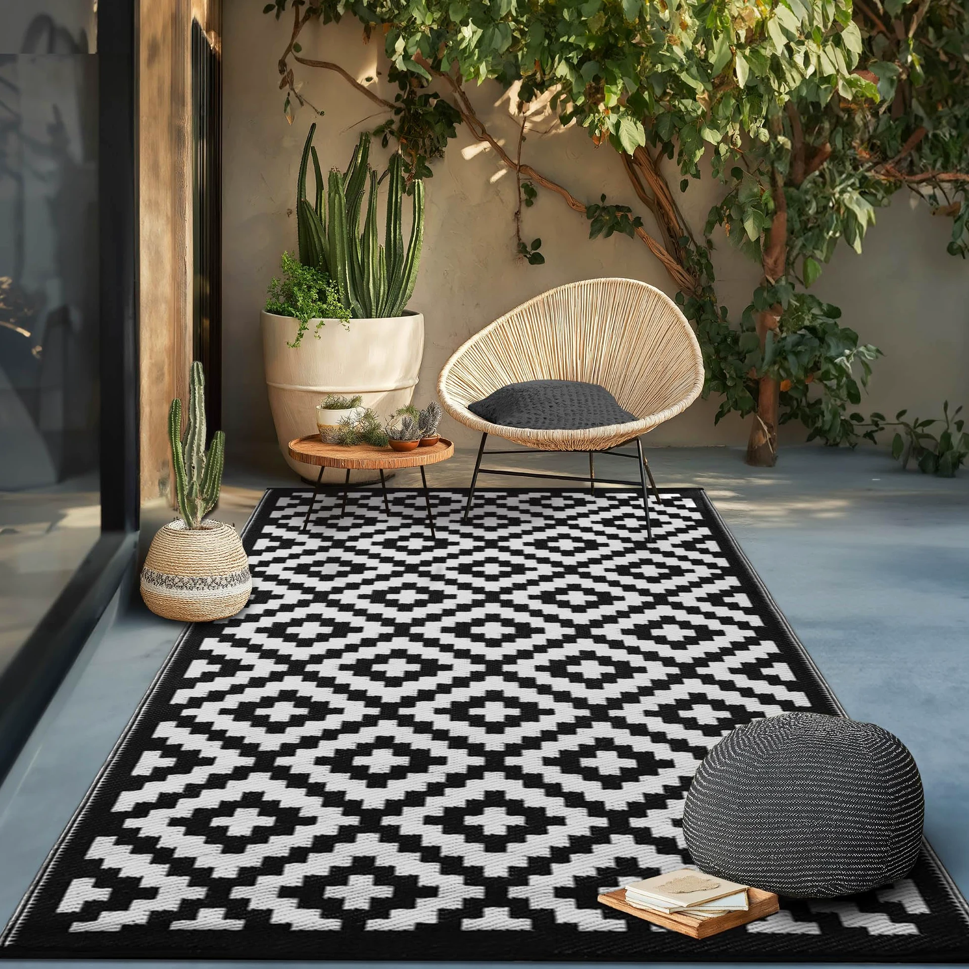 Green Decore Tapis d'Intérieur et d'Extérieur Réversible en Plastique Recyclé, Indoor/Outdoor Tapis Écologique Léger, 120 x 180 cm, Noir/Blanc