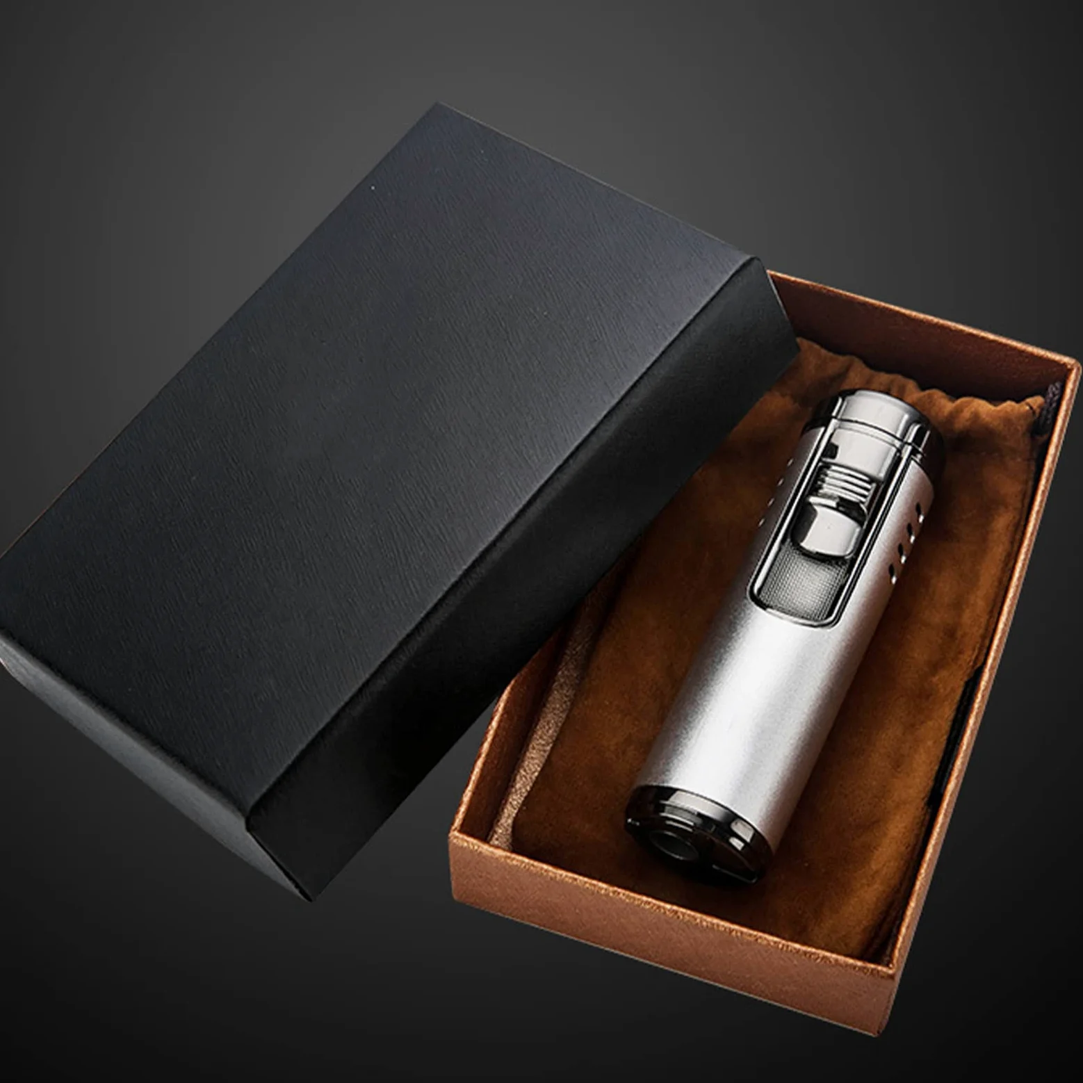 Generic Briquet Gonflable en Métal Cylindrique 4 Jet Flamme Rouge Rechargeable Butane Briquet Cigarette Allume-Cigare Accessoires Fumeurs pour Hommes,Silver