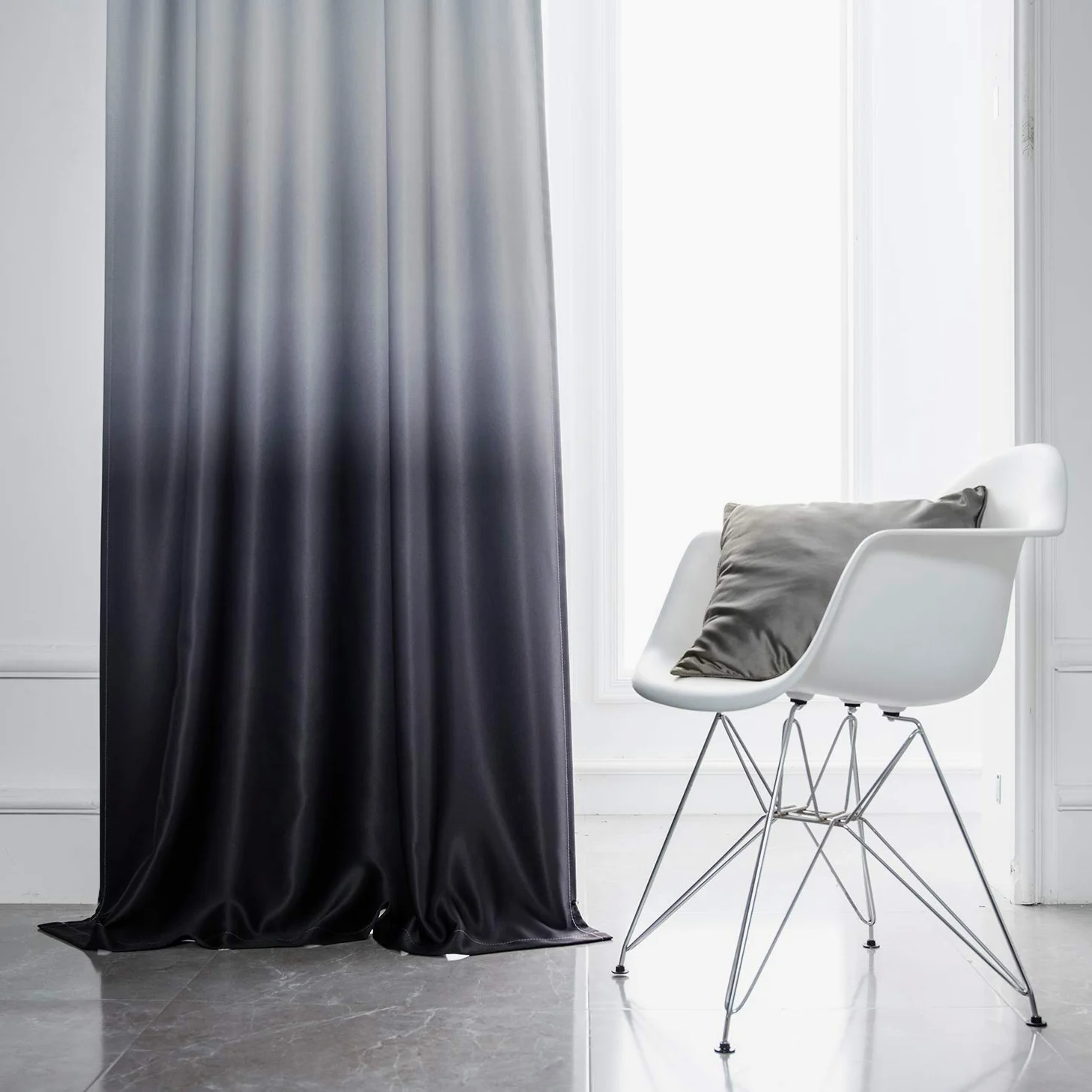 2 Panneaux de Rideaux occultants ombrés à Isolation Thermique avec œillets pour Salon, Chambre à Coucher (Noir, 132 x 243 cm (l x L)