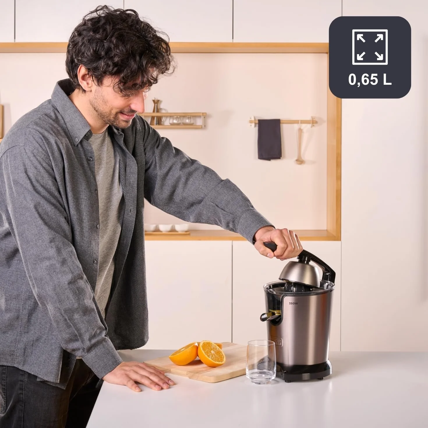 BLACK+DECKER Presse-Agrumes à Levier 350W Moteur AC Pro Corps Inox Réservoir 0,65L Anti-Goutte