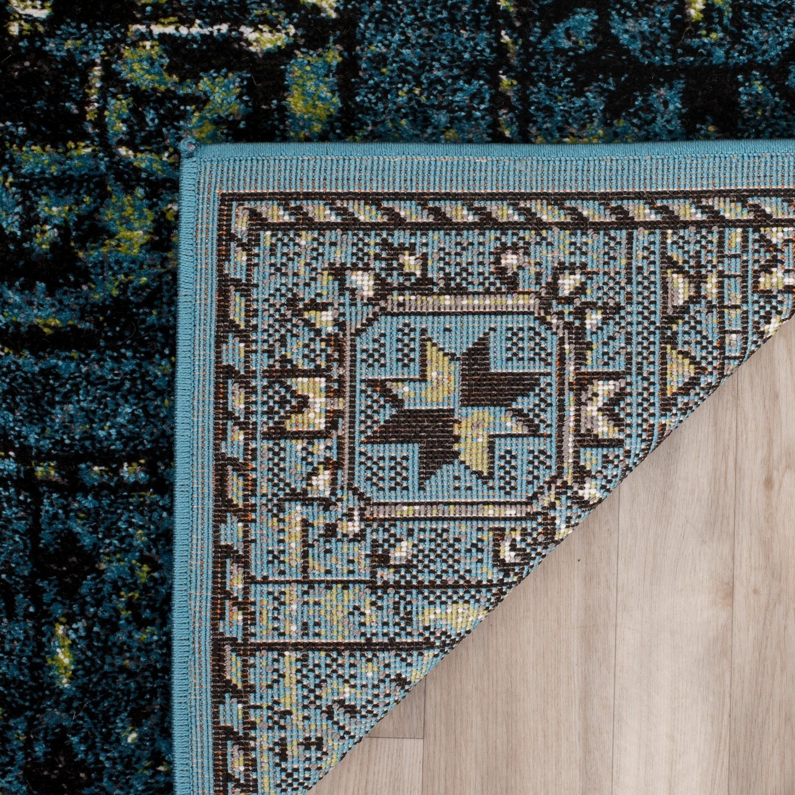 SAFAVIEH Tapis Traditionnel pour Salon, Salle à Manger, Chambre à Coucher - Persian Collection, Tapis à Poil Court, Rouge et Multi, 160 X 229 cm