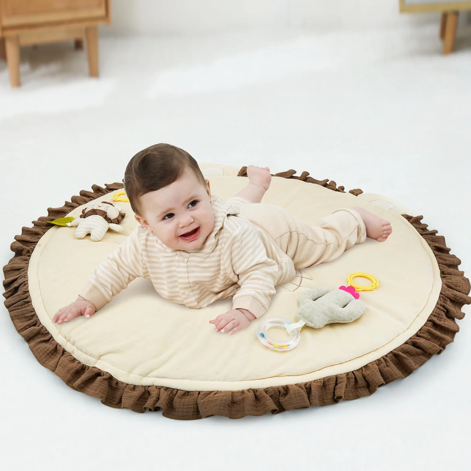 Tapis D'Eveil Bebe 4 en 1 Arche de Jeu en Bois Naturel 3 Peluches Amovibles Développement Visuel Auditif Tactile Cognitif 0-36 Mois Cadeau de Naissance