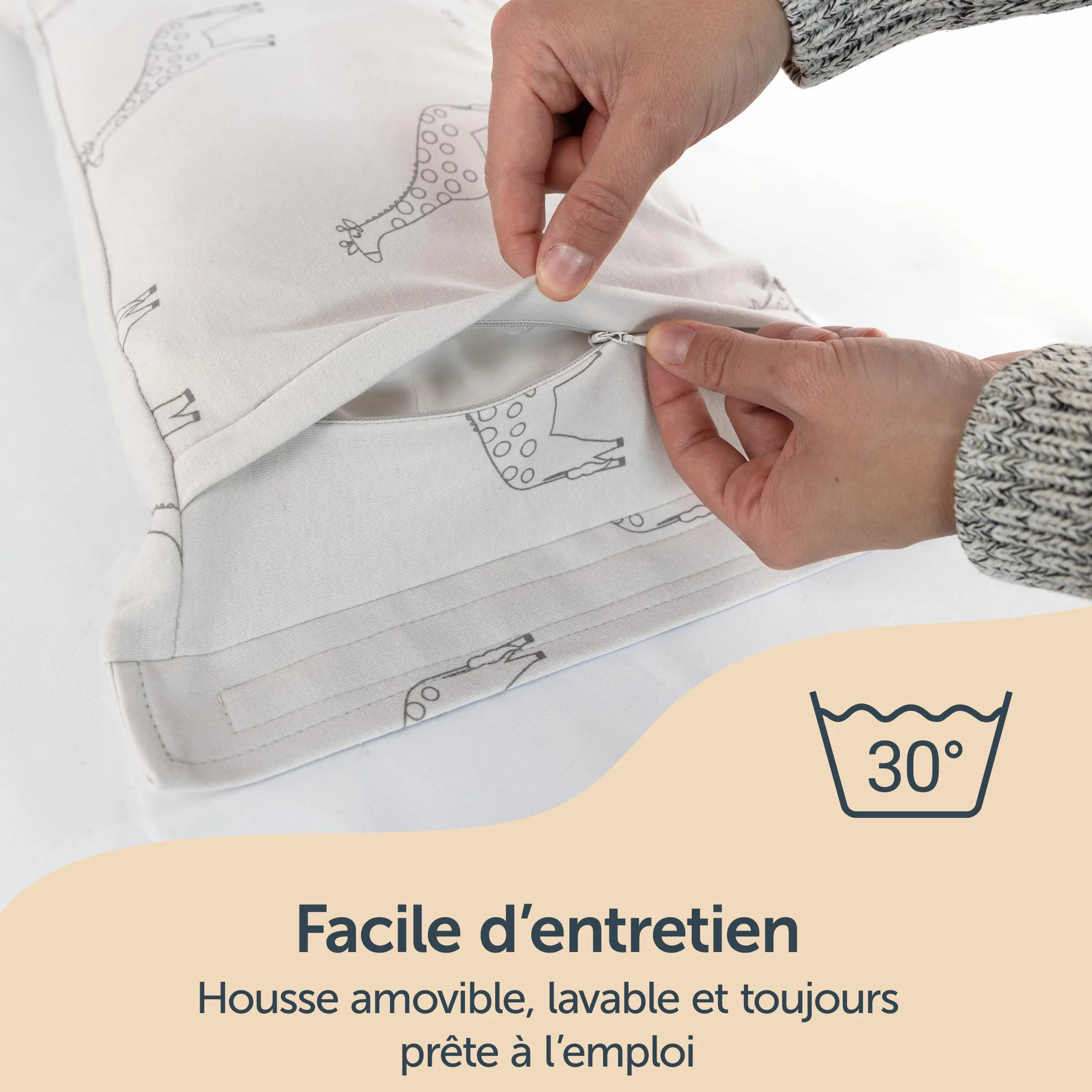 LaLoona Mini Coussin Allaitement de Voyage – Petit Oreiller de Soutien pour Le Bras – Certifié Oeko-Tex, Beige