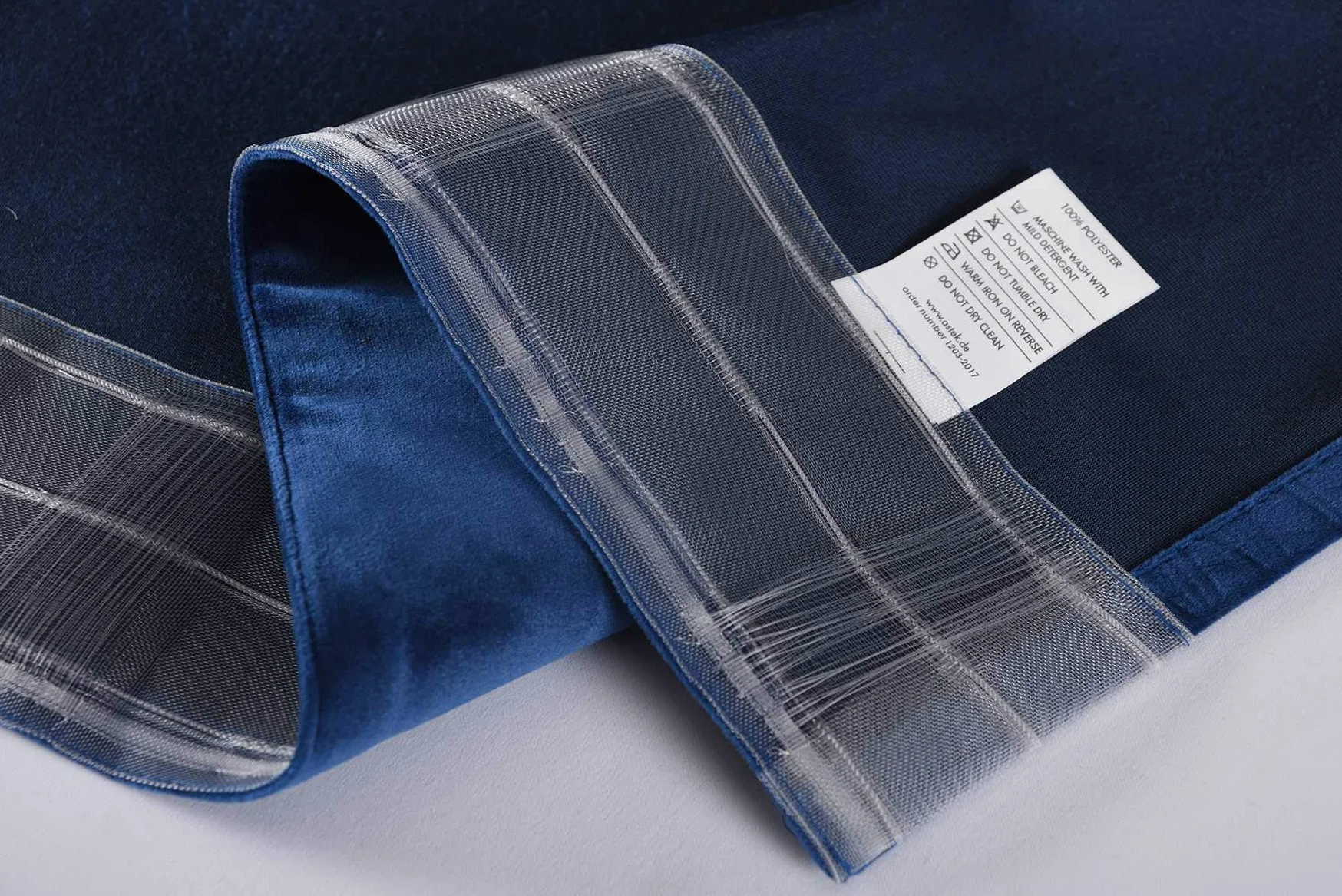 Gardinenbox Milano 20357 Lot de 2 Rideaux occultants, en Velours, Opaques, avec Passants de Tunnel, Bande à Repasser, pouvant être raccourcies, Bleu, 280 x 135 cm (H x l)