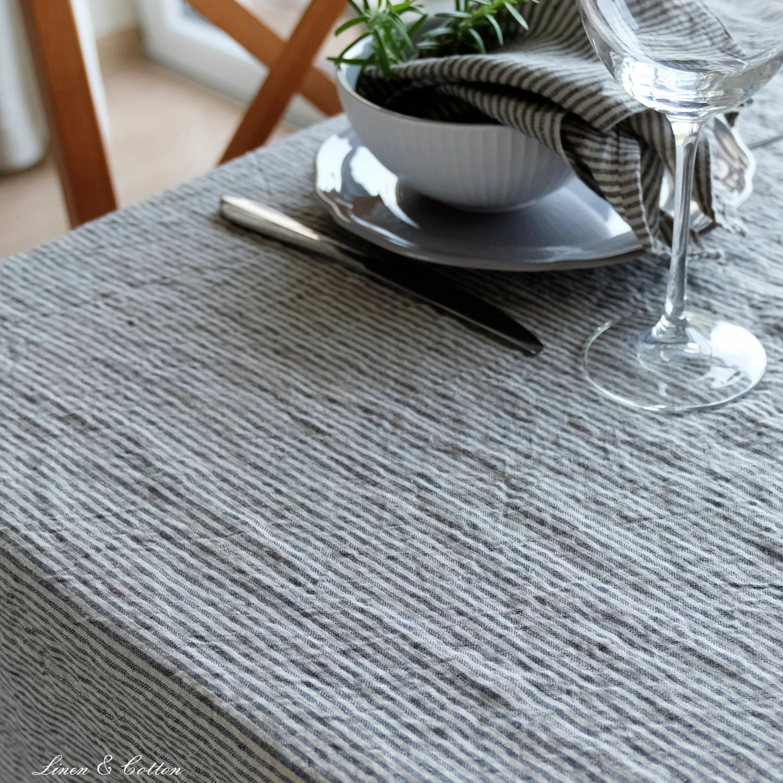 Linen & Cotton Vintage Rustique Rayée Nappe en Tissu Bjorn - 100% Lin Lavé, Beige Naturel Noir (153 x 153 cm) Drap de Table Champetre Campagne Carrée Lavable Machine pour Maison Cuisine Salle à Manger