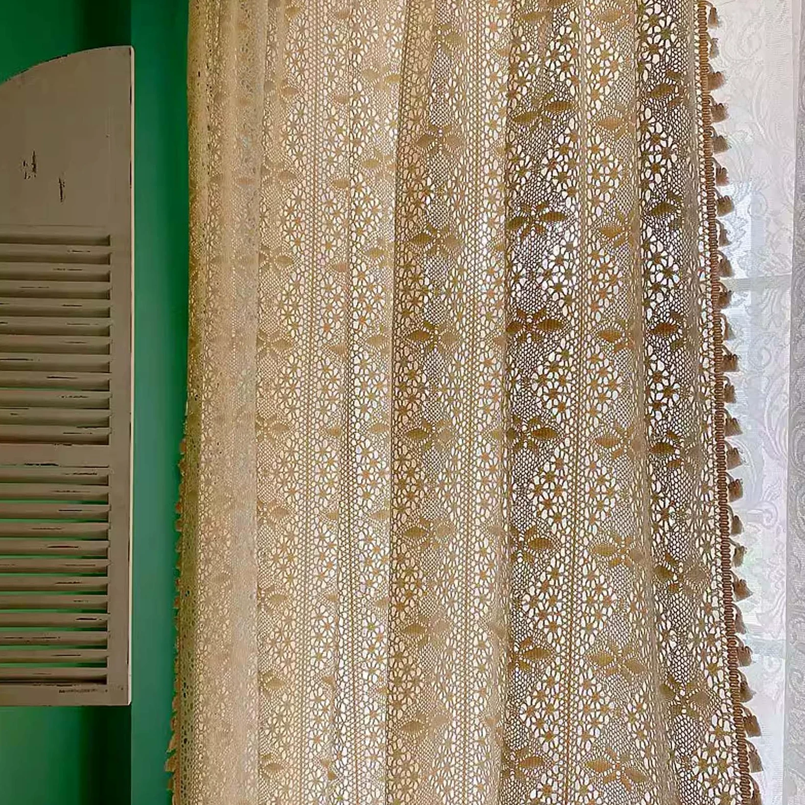 Rideaux en Dentelle Beige Shabby Chic avec Pompons, Rideaux De Fenêtre Vintage Creux en Coton Style Bohème pour Cuisine, Salon, Chambre à Coucher, 1 Panneau